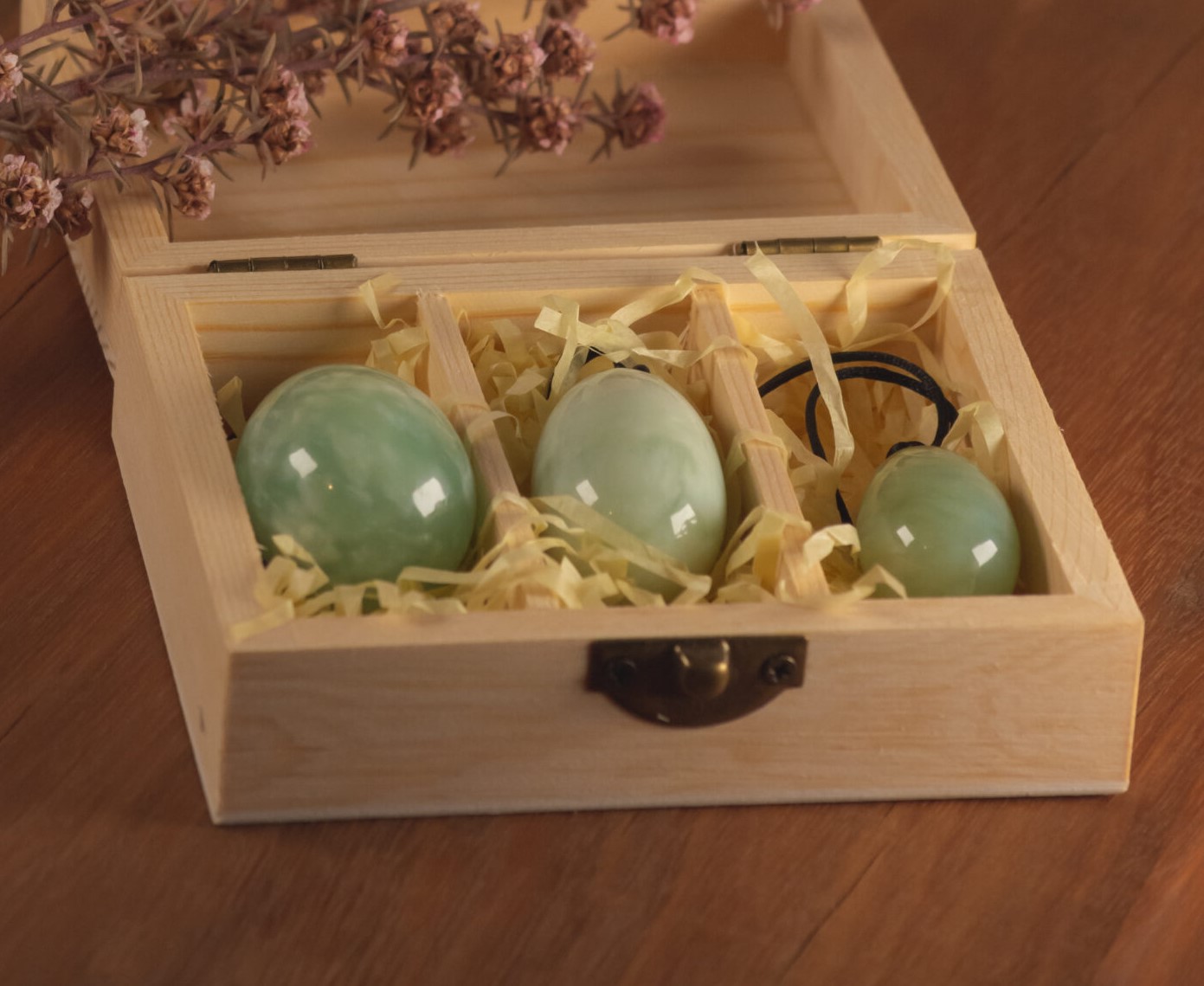 Yoni-Egg-Green-Aventurine-scaled-1-1.jpg